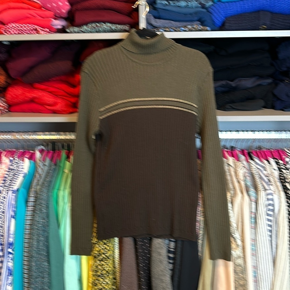 Vintage Zara Sport brown & olive long sleeve turtleneck sweater size XLā
